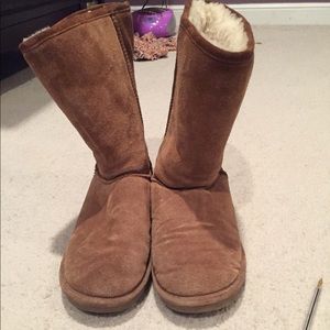 Bearpaw Tall “Ugg” Look Alike